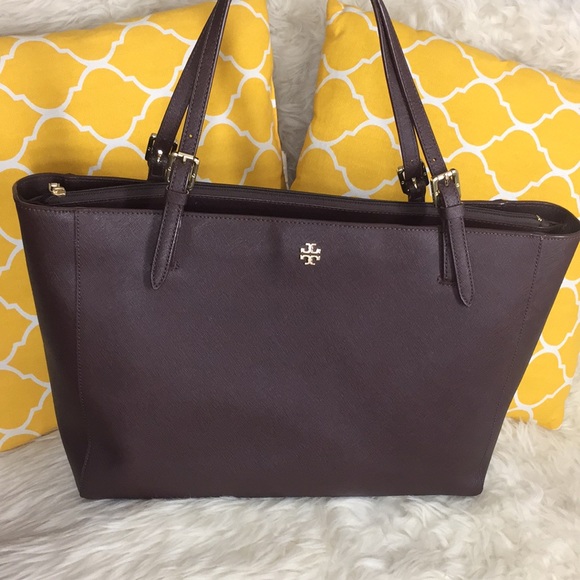 Tory Burch Handbags - 🌸FLASH⬇️🌸Tory Burch Leather Dark Burgundy Purse